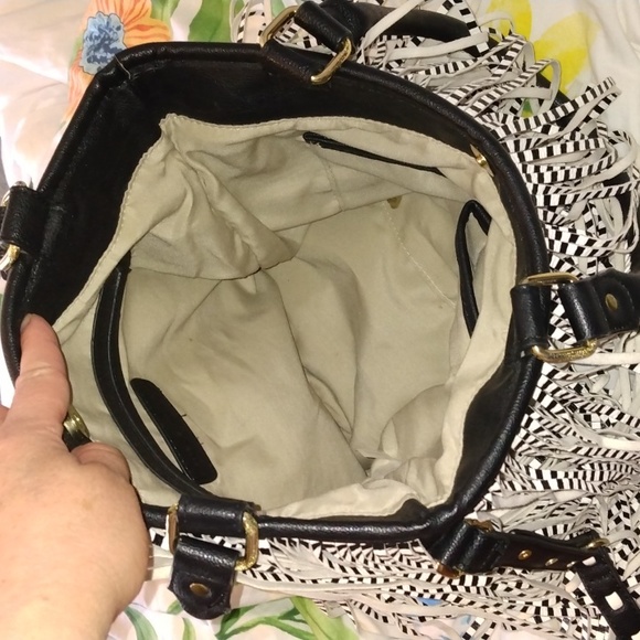Steve Madden black and white fringe shoulder/crossbody bag - Picture 15 of 17